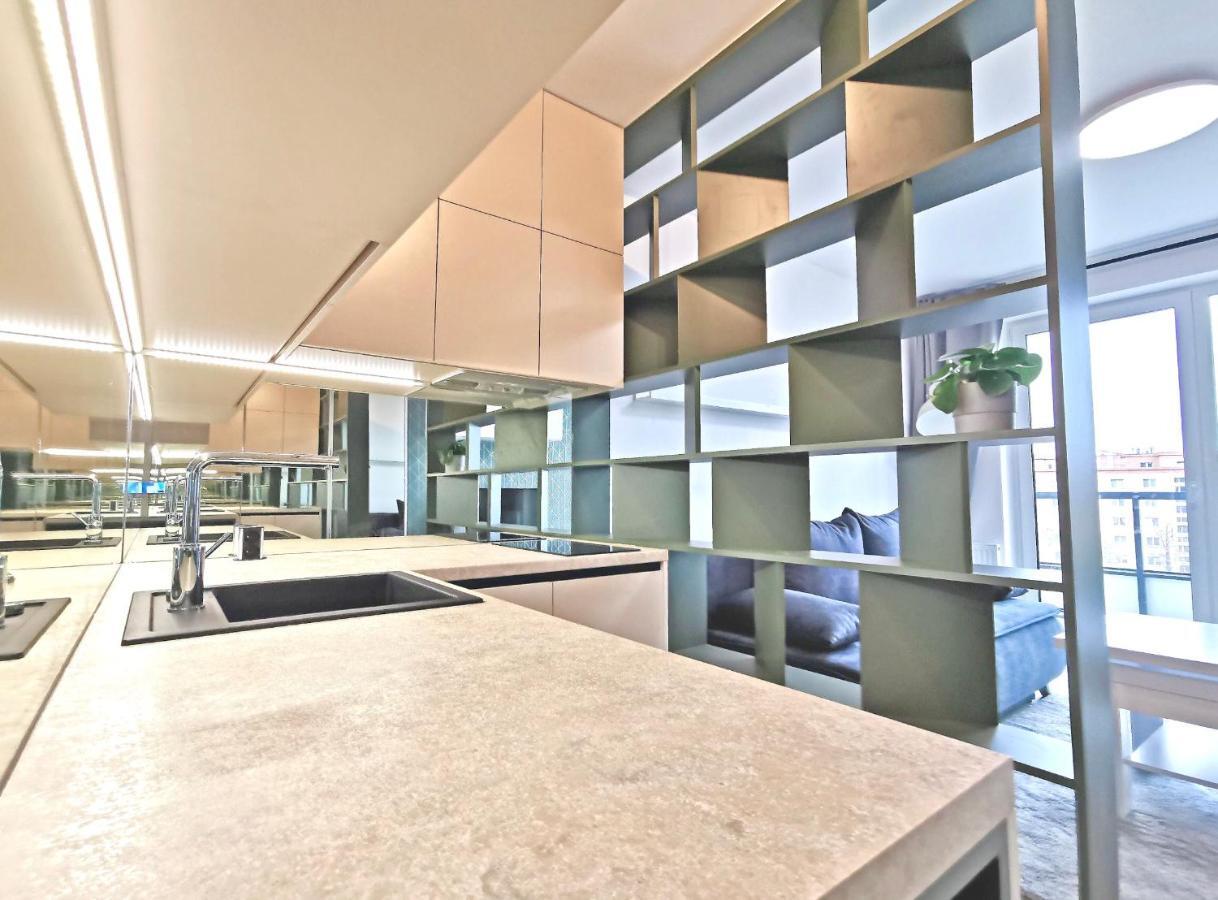 Luxury, Bright Studio With Parking And Balcony In Bratislava Center Esterno foto